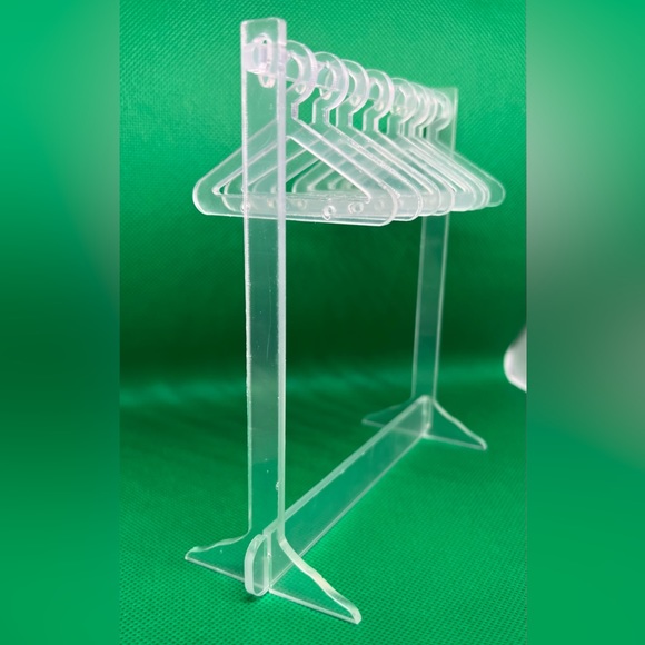 Clear Acrylic Earring Stand Rack with 8 Hangers - Picture 3 of 6
